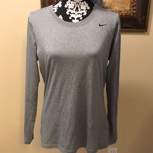 Nike Dri-fit athletic long sleeved classic crew neck t-shirt